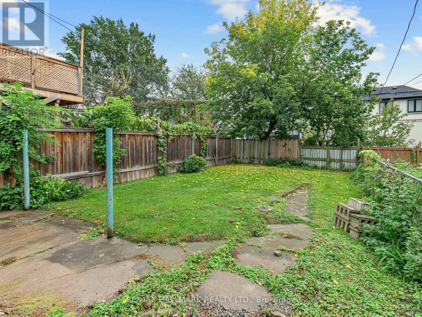 65 Holmstead Avenue, Toronto, ON photo 6