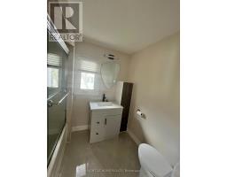 379 The Queensway South, Georgina, ON L4P2C4 Photo 11