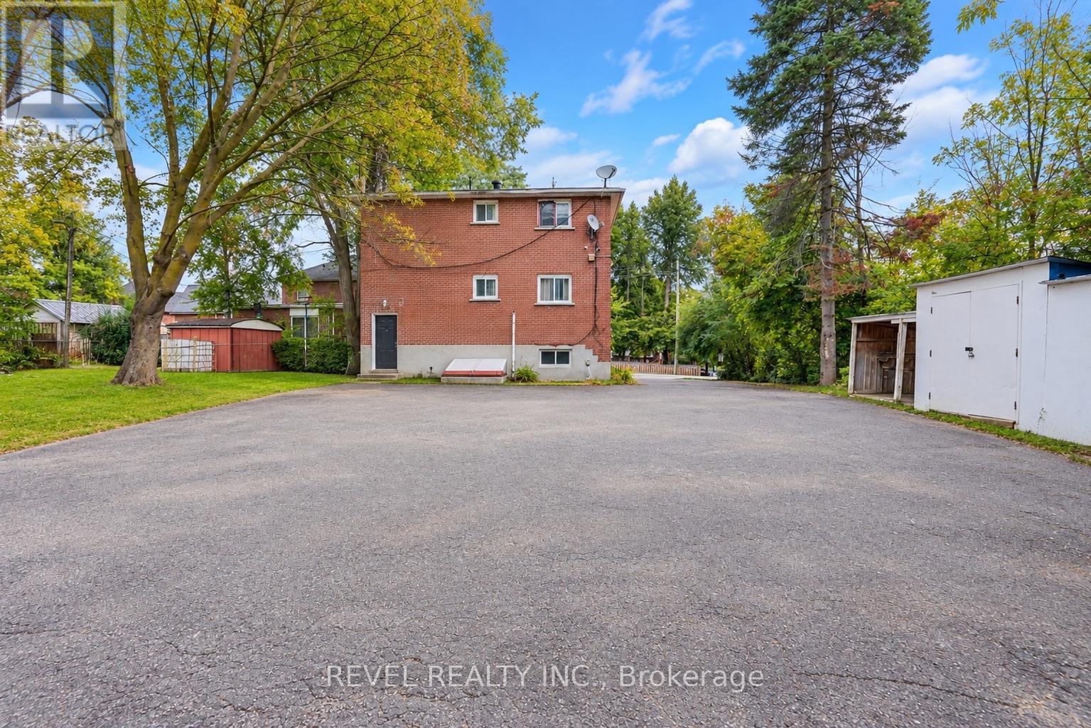 138 Innisfil Street, Barrie, ON photo 4