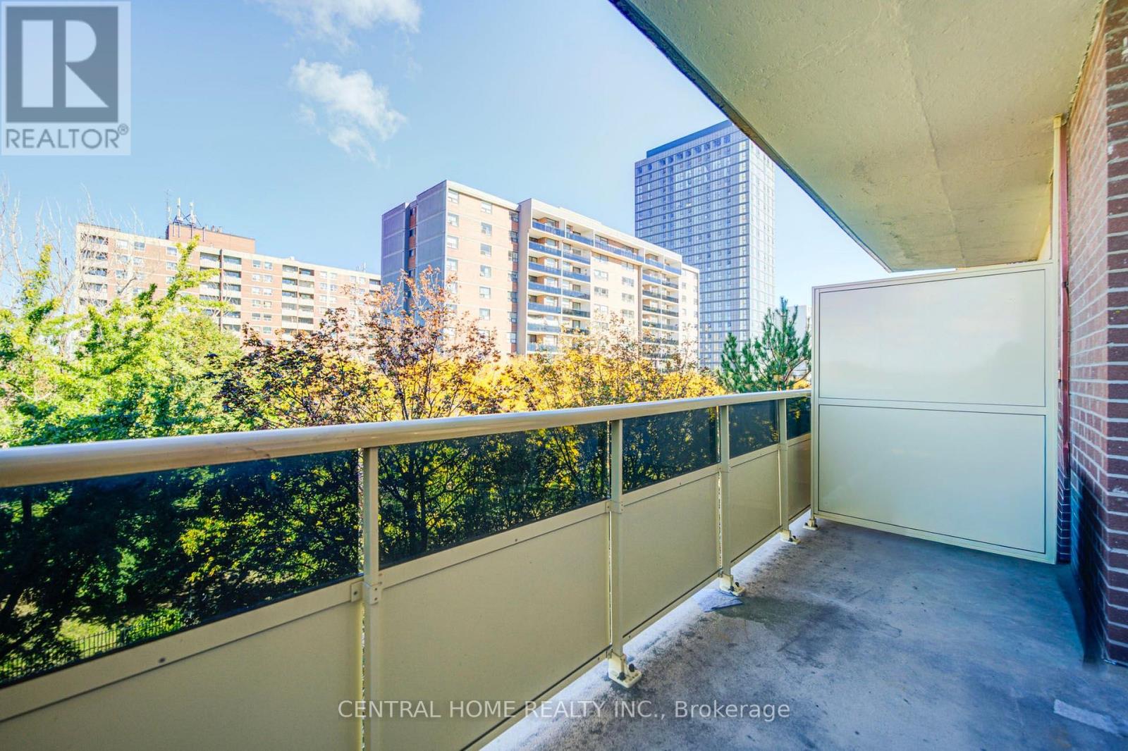 #504 921 MIDLAND AVENUE - 23