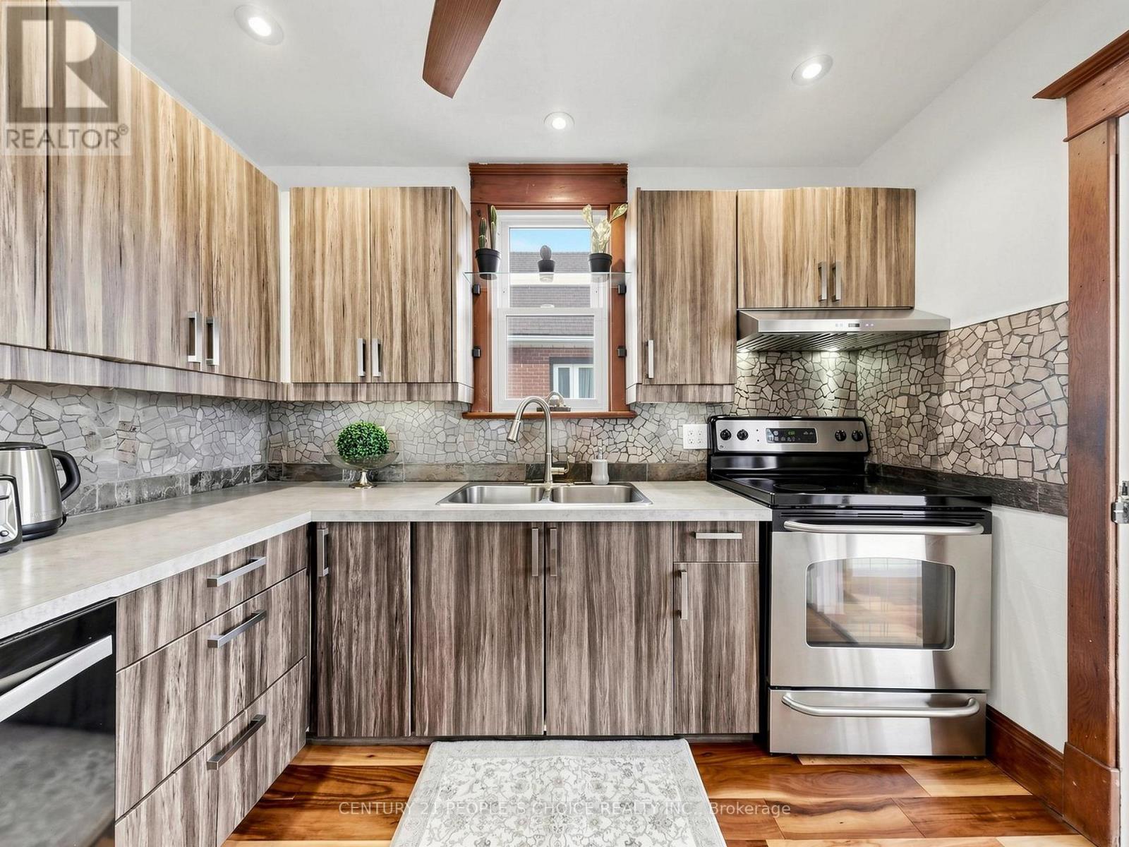 6510 Barker Street — photo 10