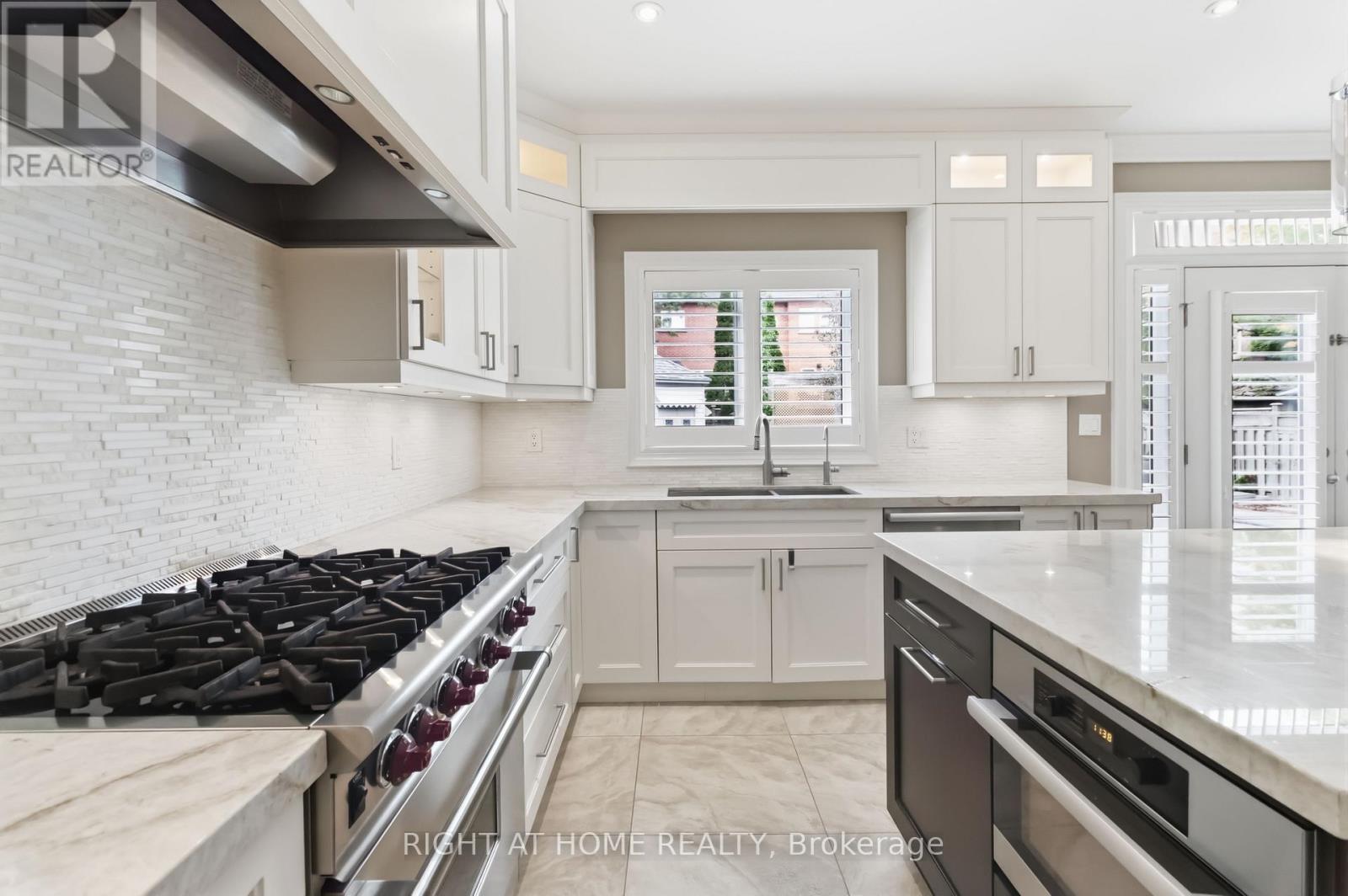 1213 Lindenrock Drive, Oakville, ON photo 14