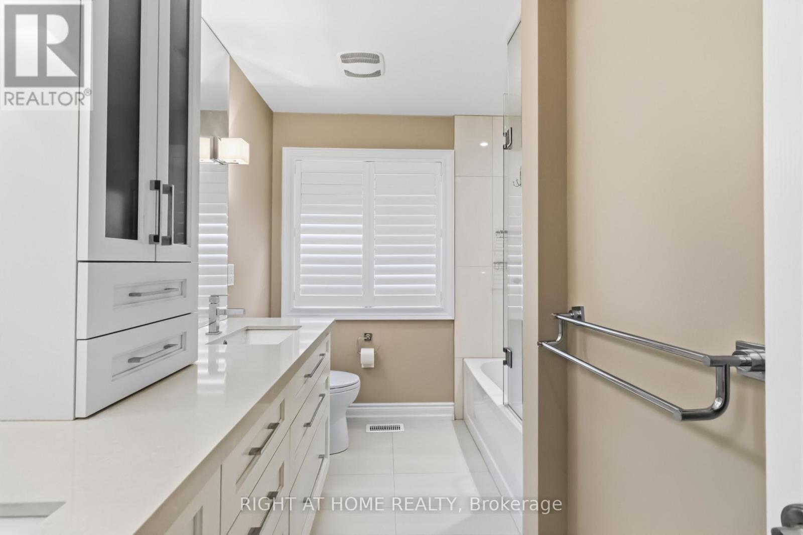 1213 LINDENROCK DRIVE - 27
