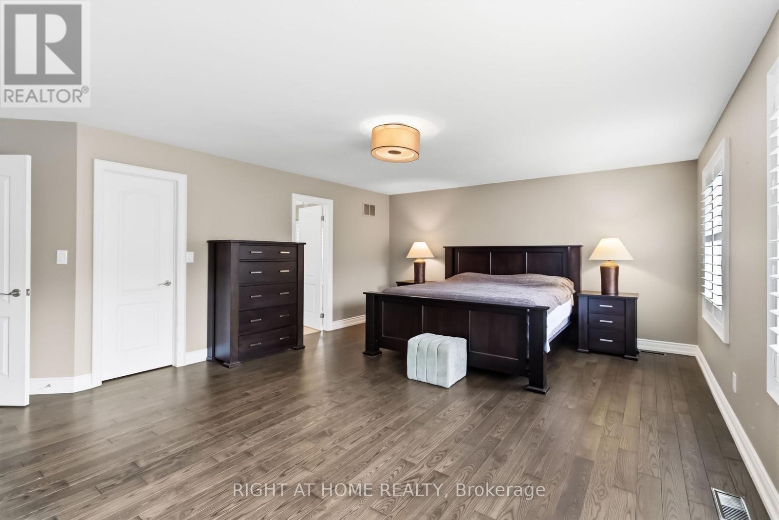 1213 Lindenrock Drive, Oakville, ON photo 32