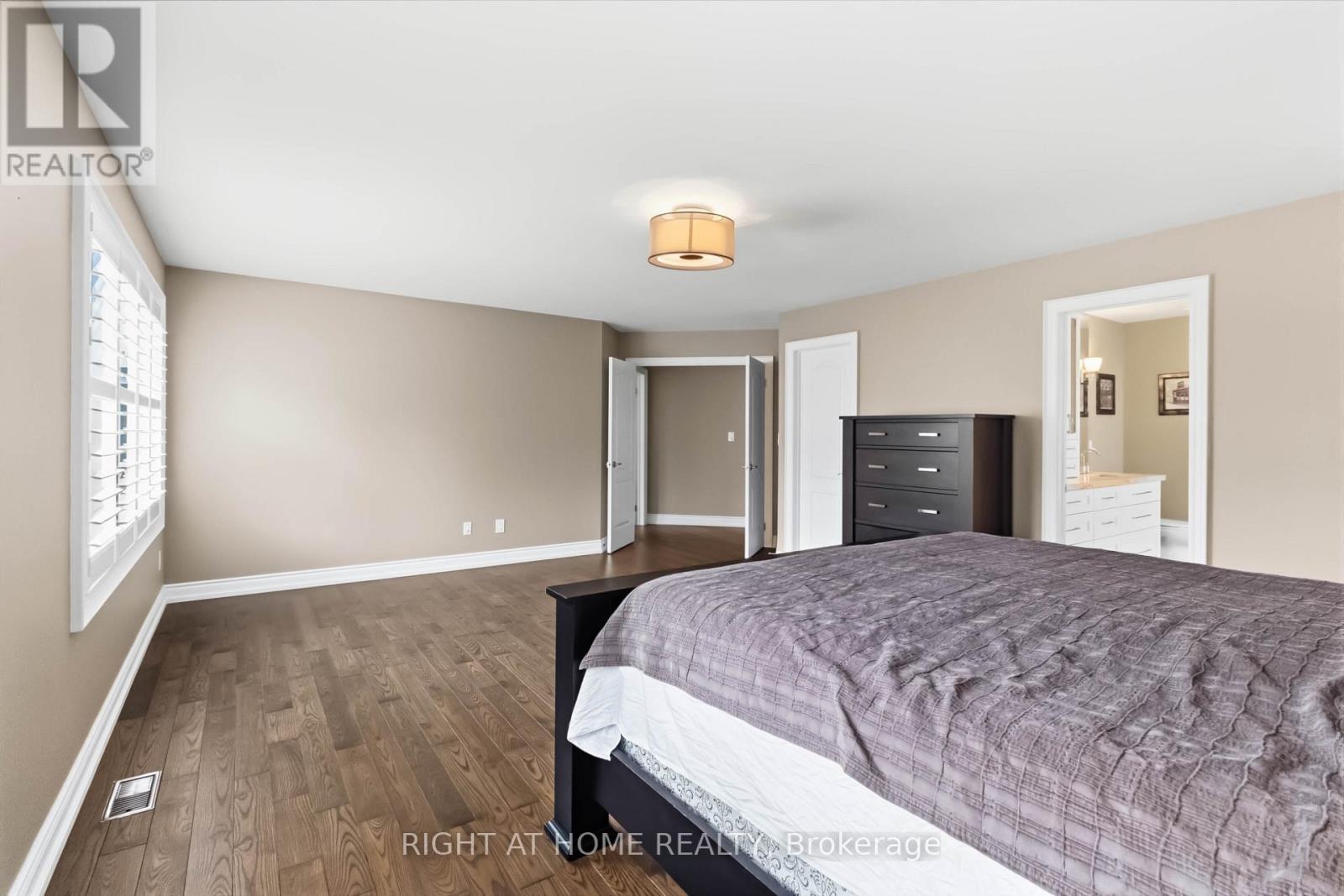 1213 Lindenrock Drive, Oakville, ON photo 33