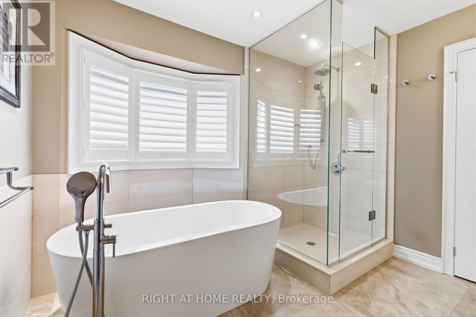 1213 Lindenrock Drive, Oakville, ON photo 35