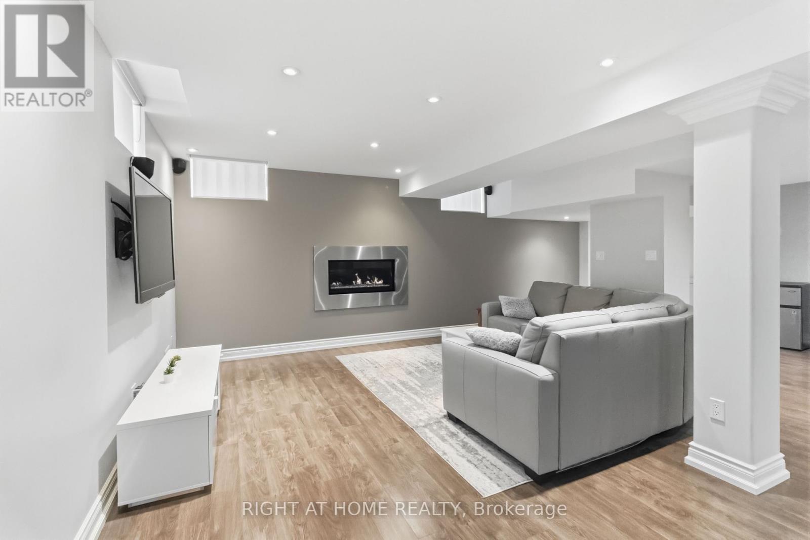 1213 Lindenrock Drive, Oakville, ON photo 37