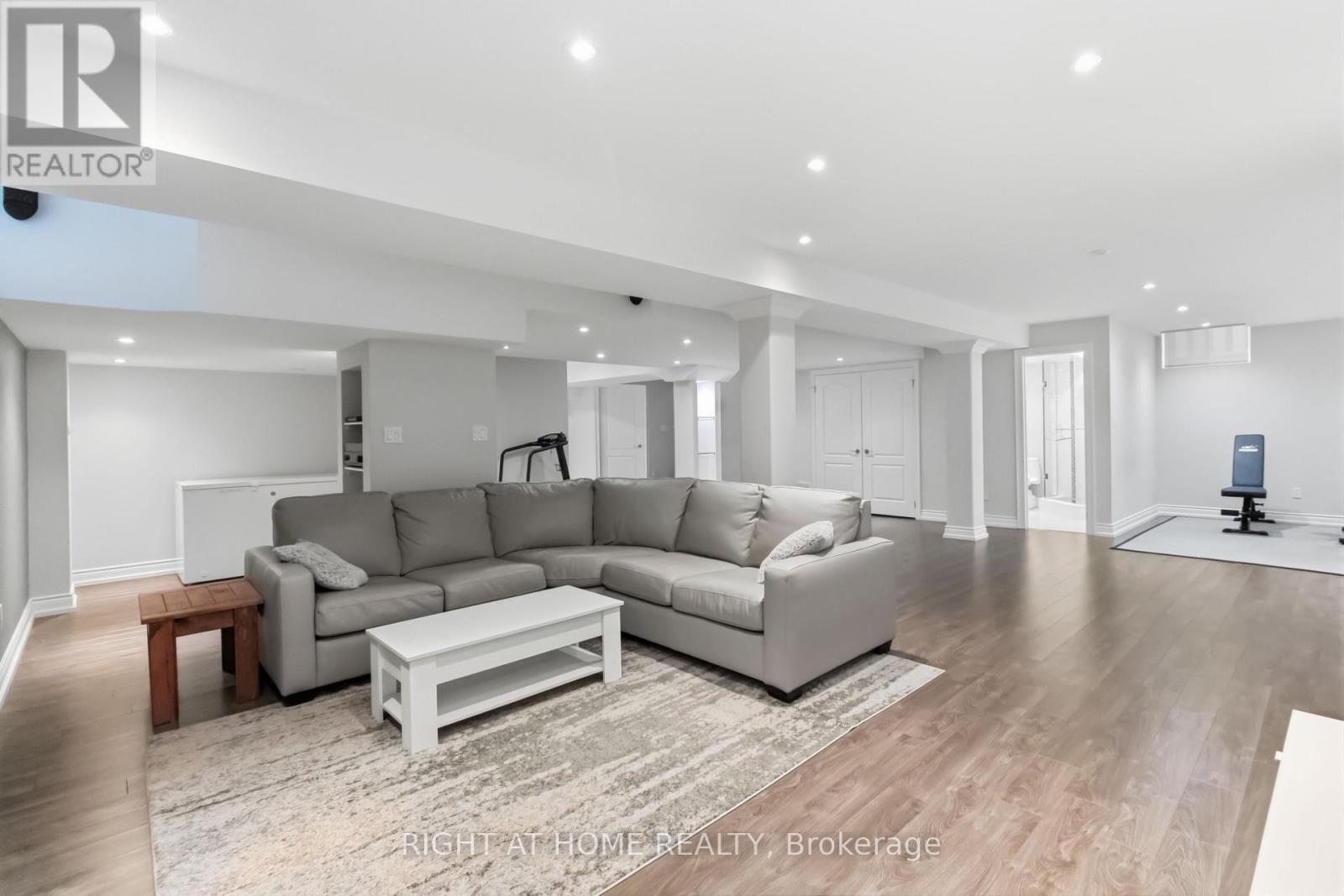 1213 LINDENROCK DRIVE - 39