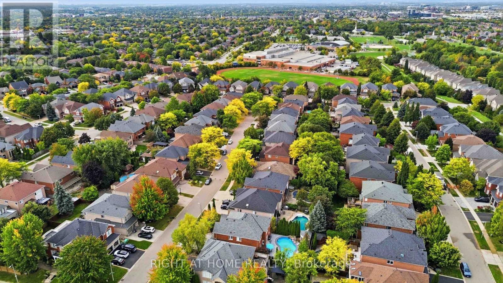1213 Lindenrock Drive, Oakville, ON photo 48