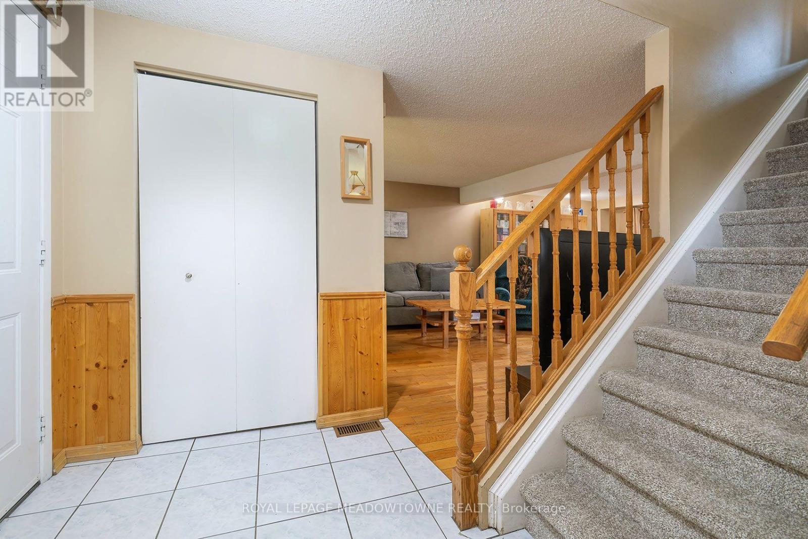 209 Elmira Road South, Guelph, ON photo 15