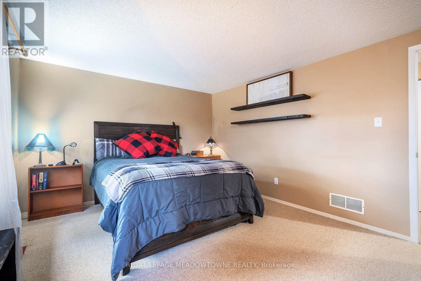 209 ELMIRA ROAD S - 16