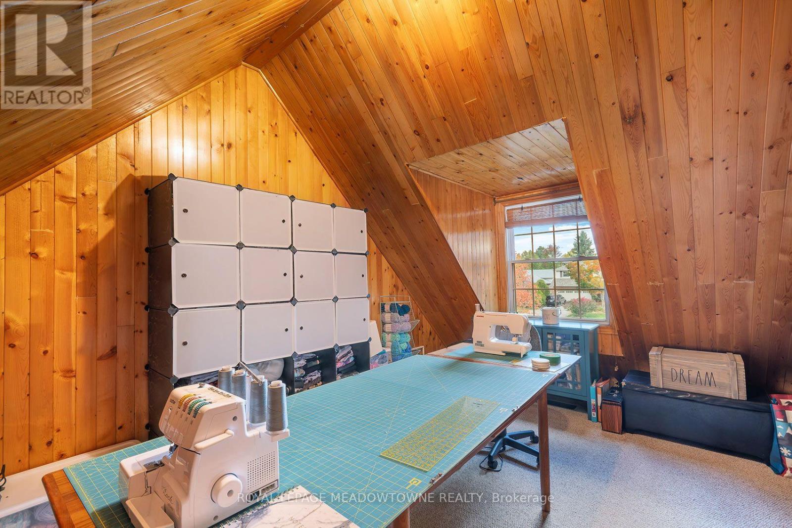 209 ELMIRA ROAD S - 22