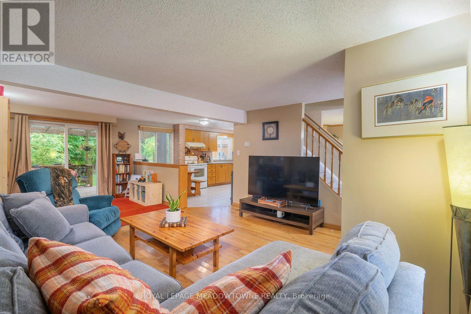 209 Elmira Road South, Guelph, ON photo 6