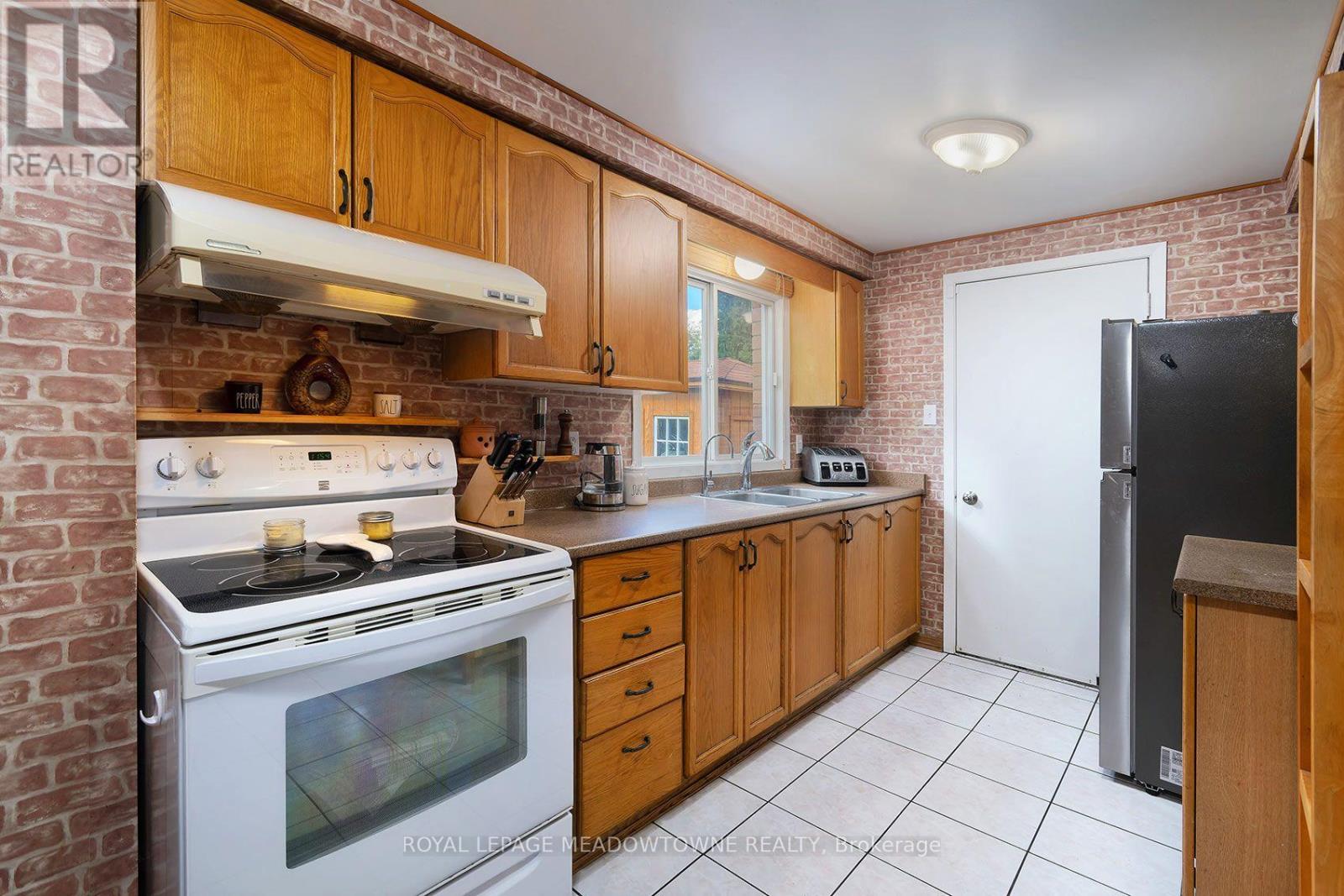209 Elmira Road South, Guelph, ON photo 9