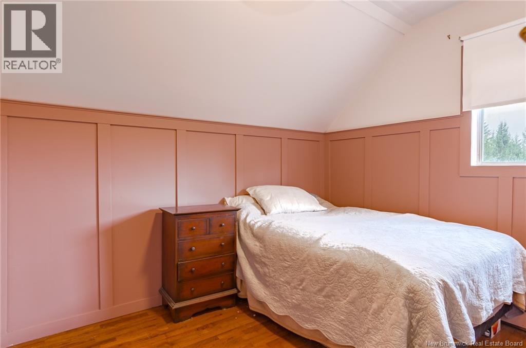 2740 Loch Lomond Road - 19
