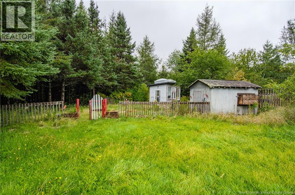 2740 Loch Lomond Road - 24