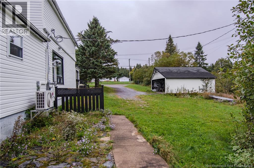 2740 Loch Lomond Road - 31