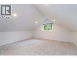 3800 Creekside Dr, Bowser, BC V0R1G0 Photo 15