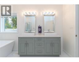 3800 Creekside Dr, Bowser, BC V0R1G0 Photo 30