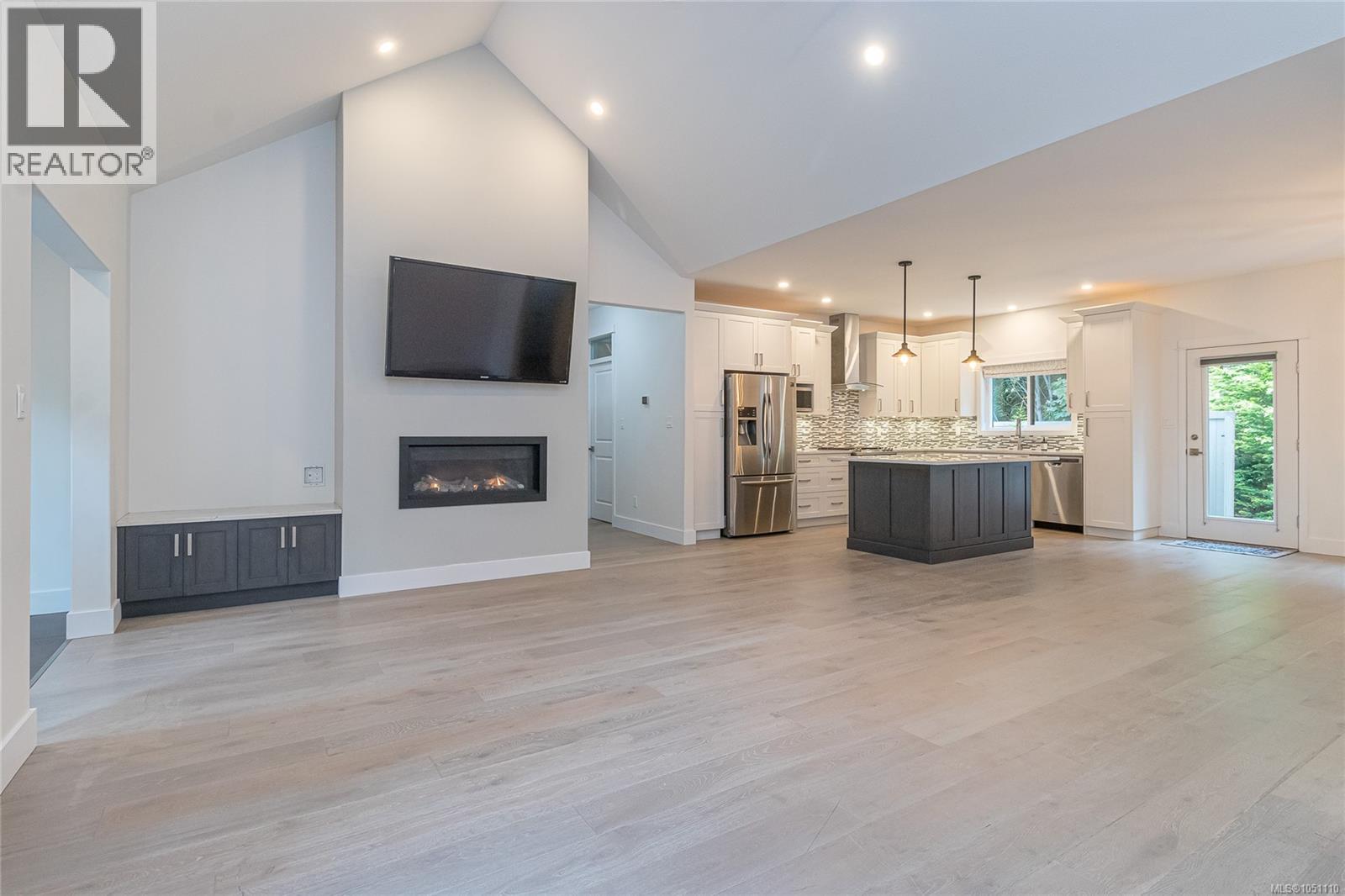 3800 Creekside Dr - Image 21