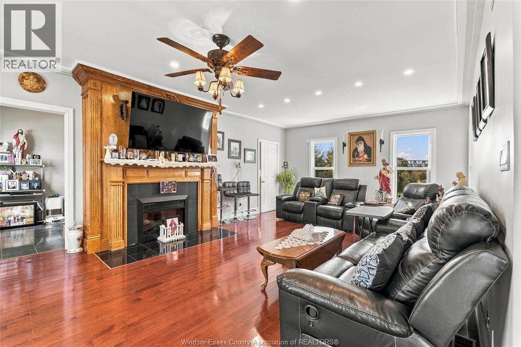 4765 HOWARD - Image 11