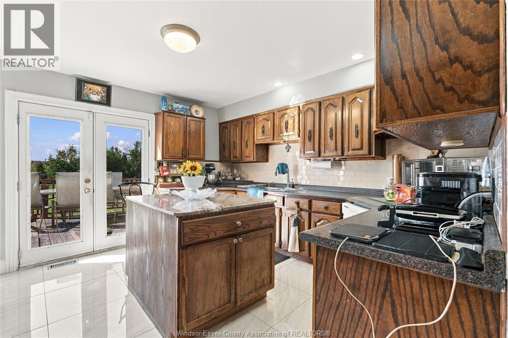 4765 HOWARD - 16