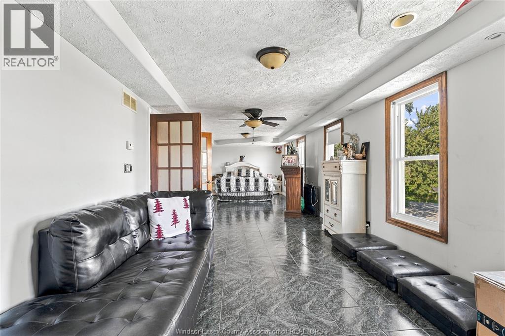 4765 HOWARD - Image 20