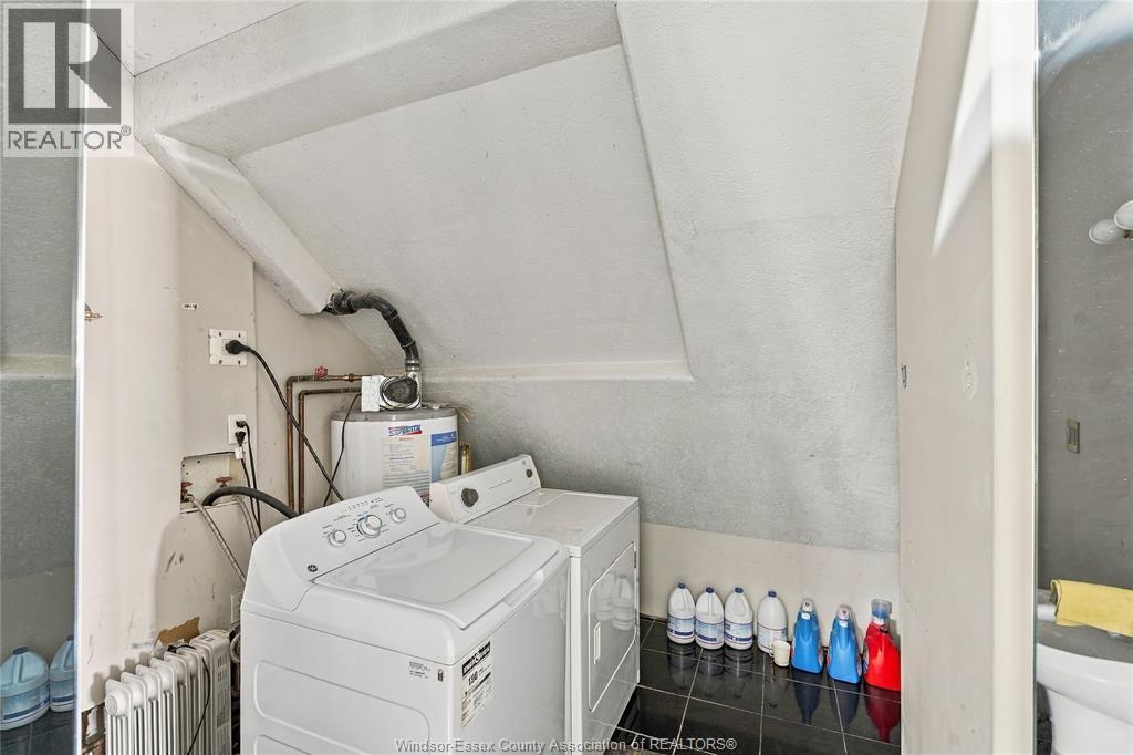 4765 HOWARD - 26