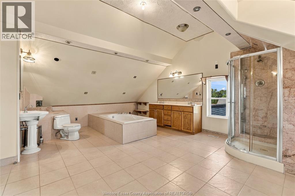 4765 HOWARD - 31