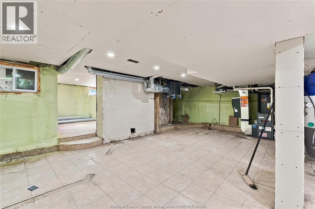 4765 HOWARD - Image 33