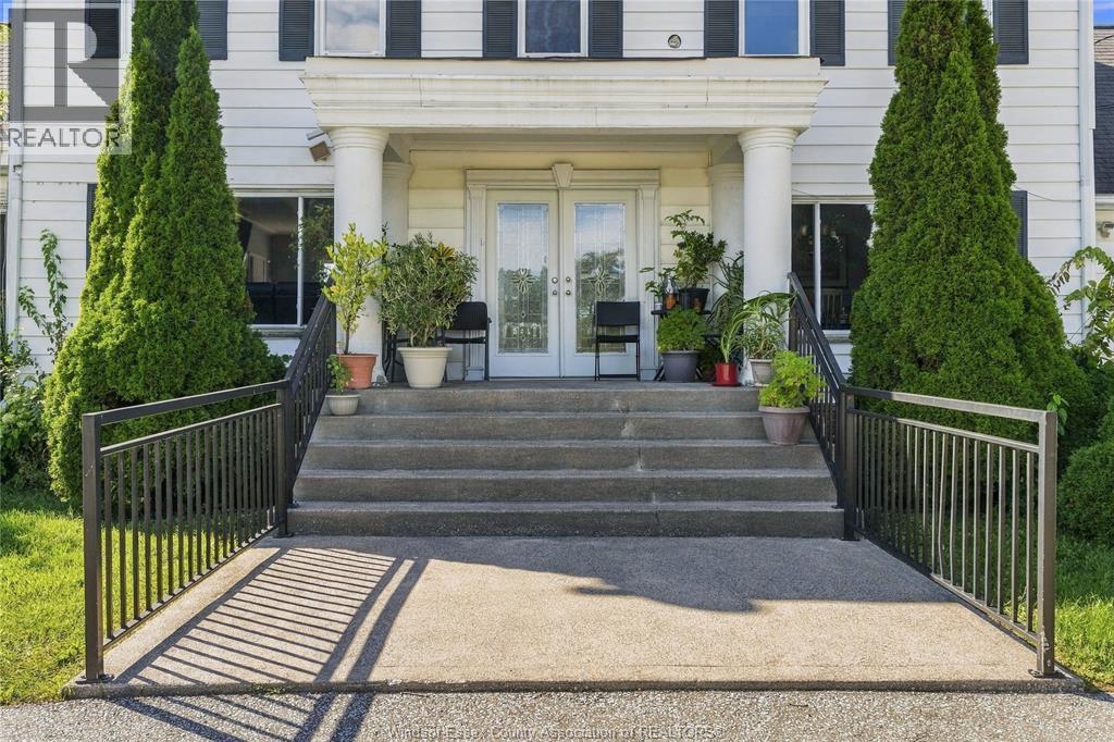 4765 HOWARD - 9