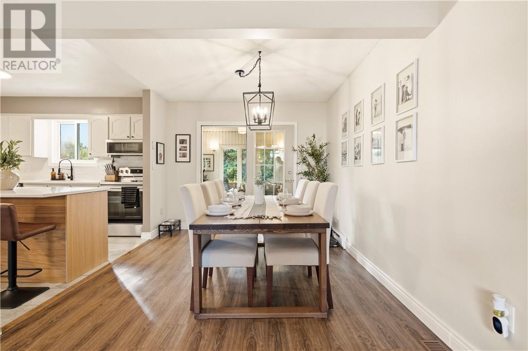 859 Chestnut Crescent - 6
