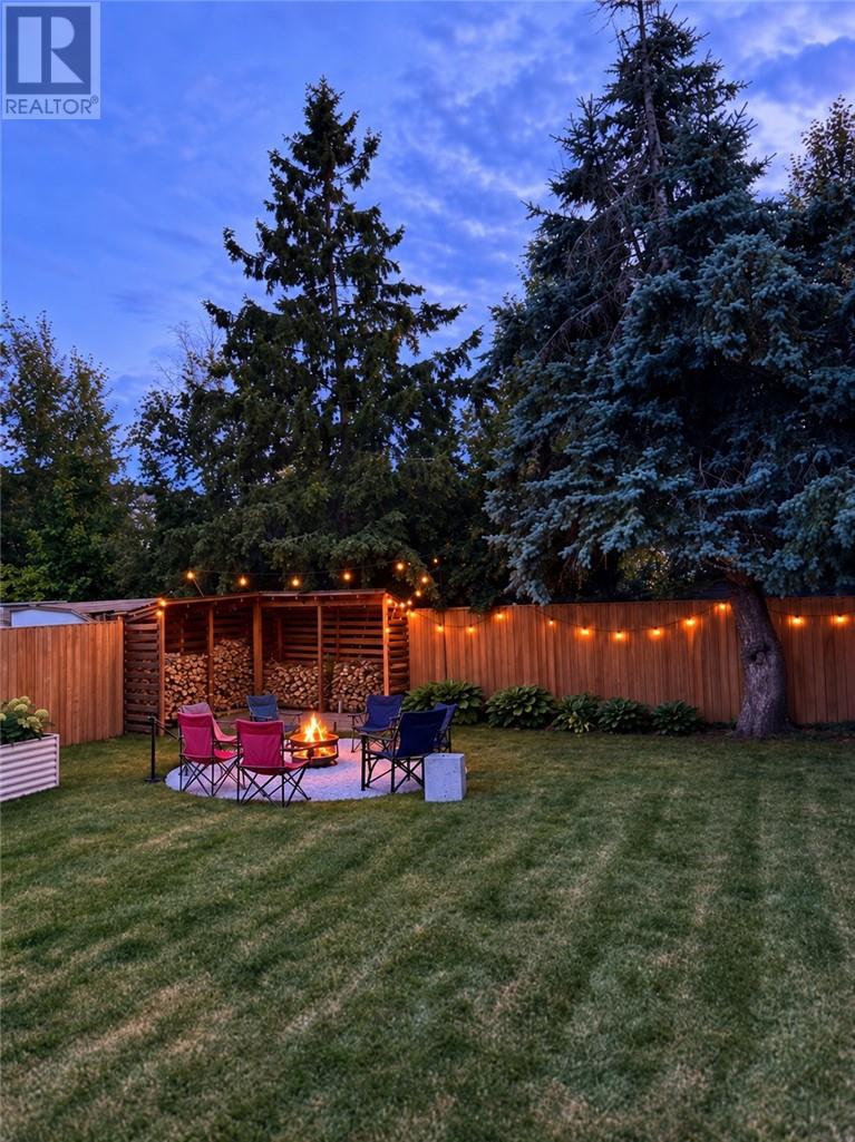 859 Chestnut Crescent - Image 29