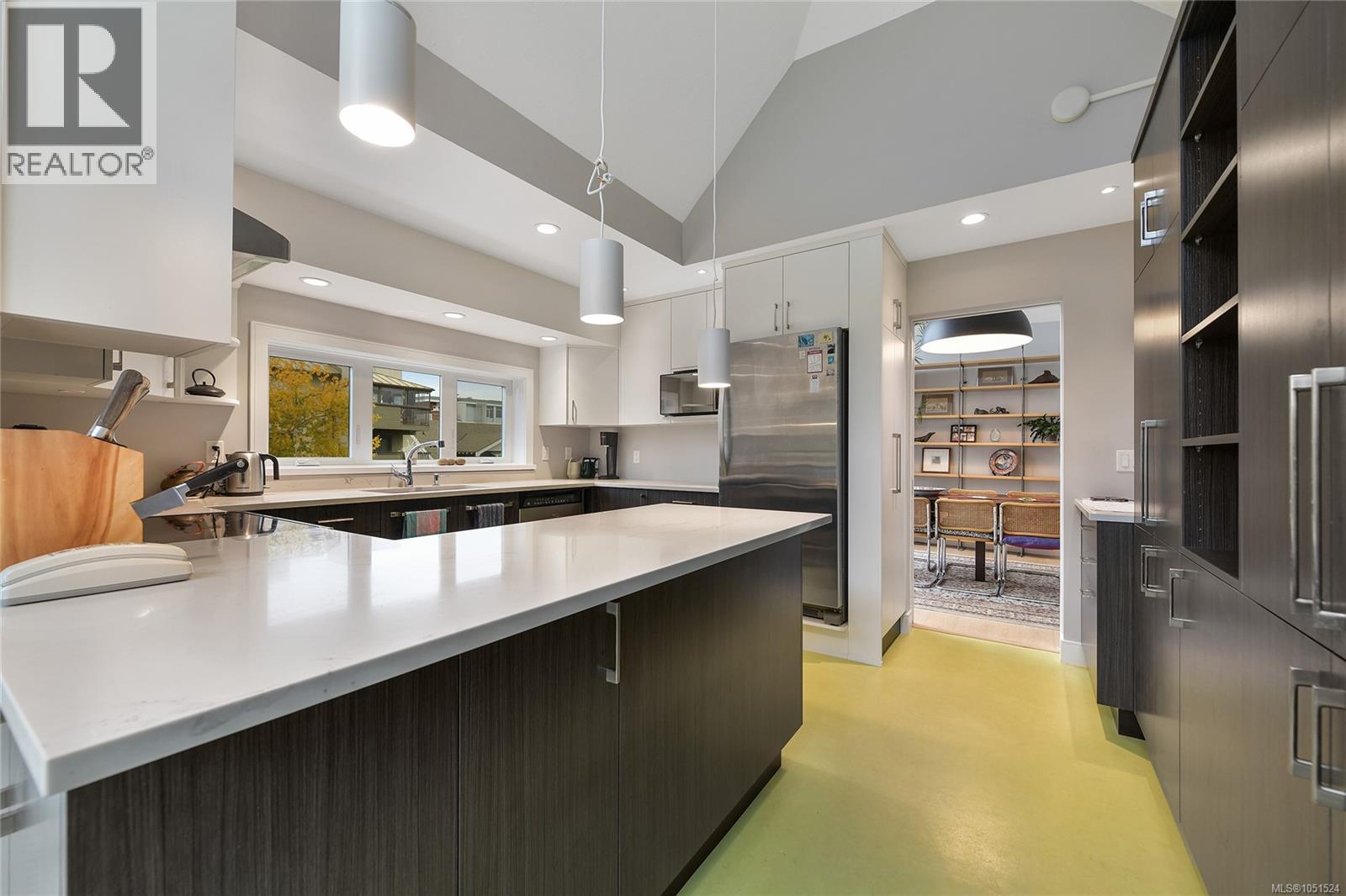 401 1000 Park Boulevard, Victoria