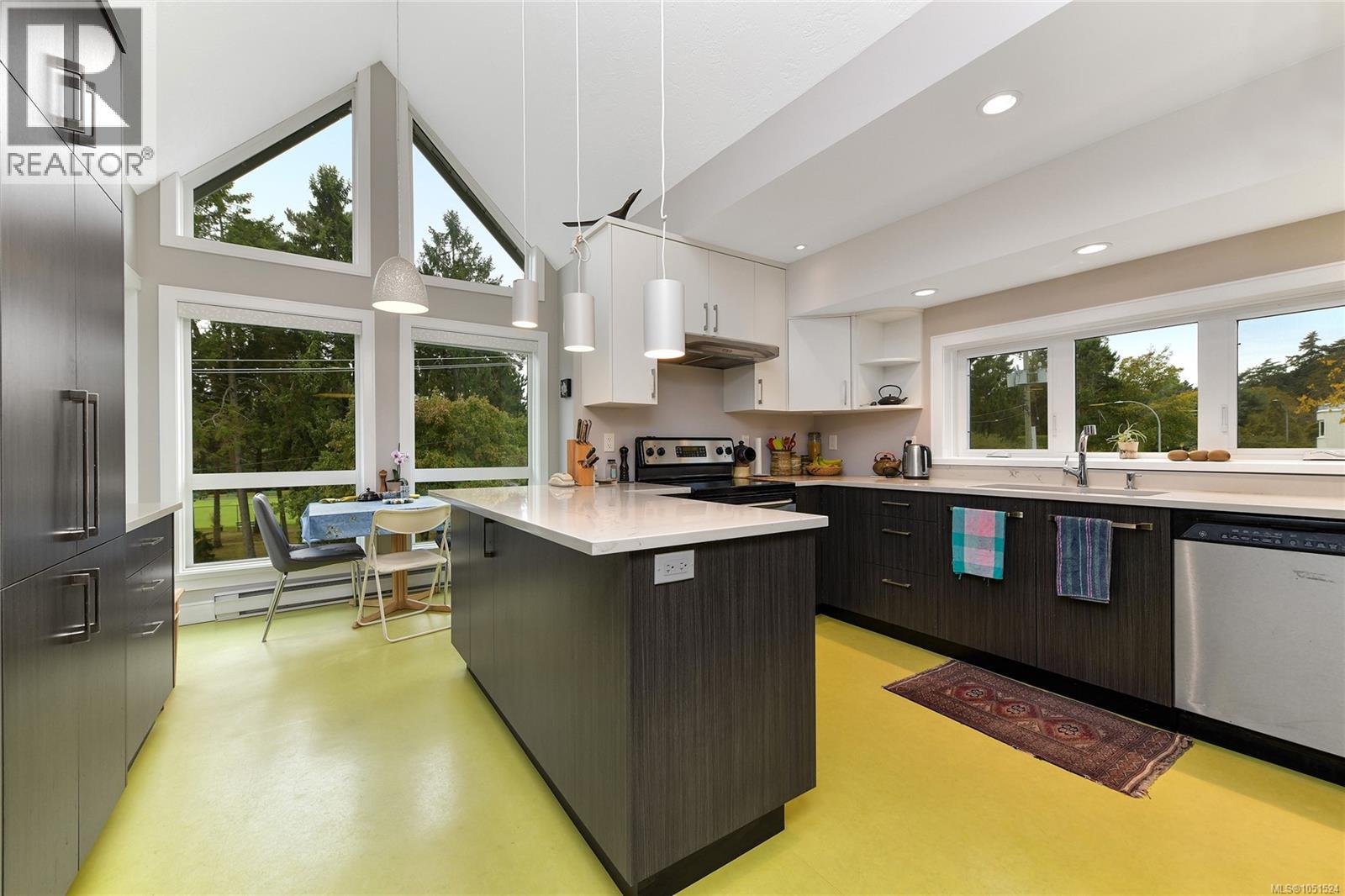 401 1000 Park Boulevard, Victoria