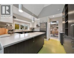 401 1000 Park Blvd, Victoria, BC V8V2T4 Photo 12
