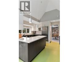 401 1000 Park Blvd, Victoria, BC V8V2T4 Photo 14