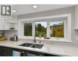 401 1000 Park Blvd, Victoria, BC V8V2T4 Photo 16