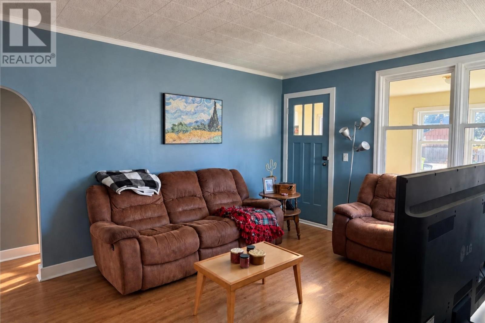 20 Gladstone AVE S - Image 11