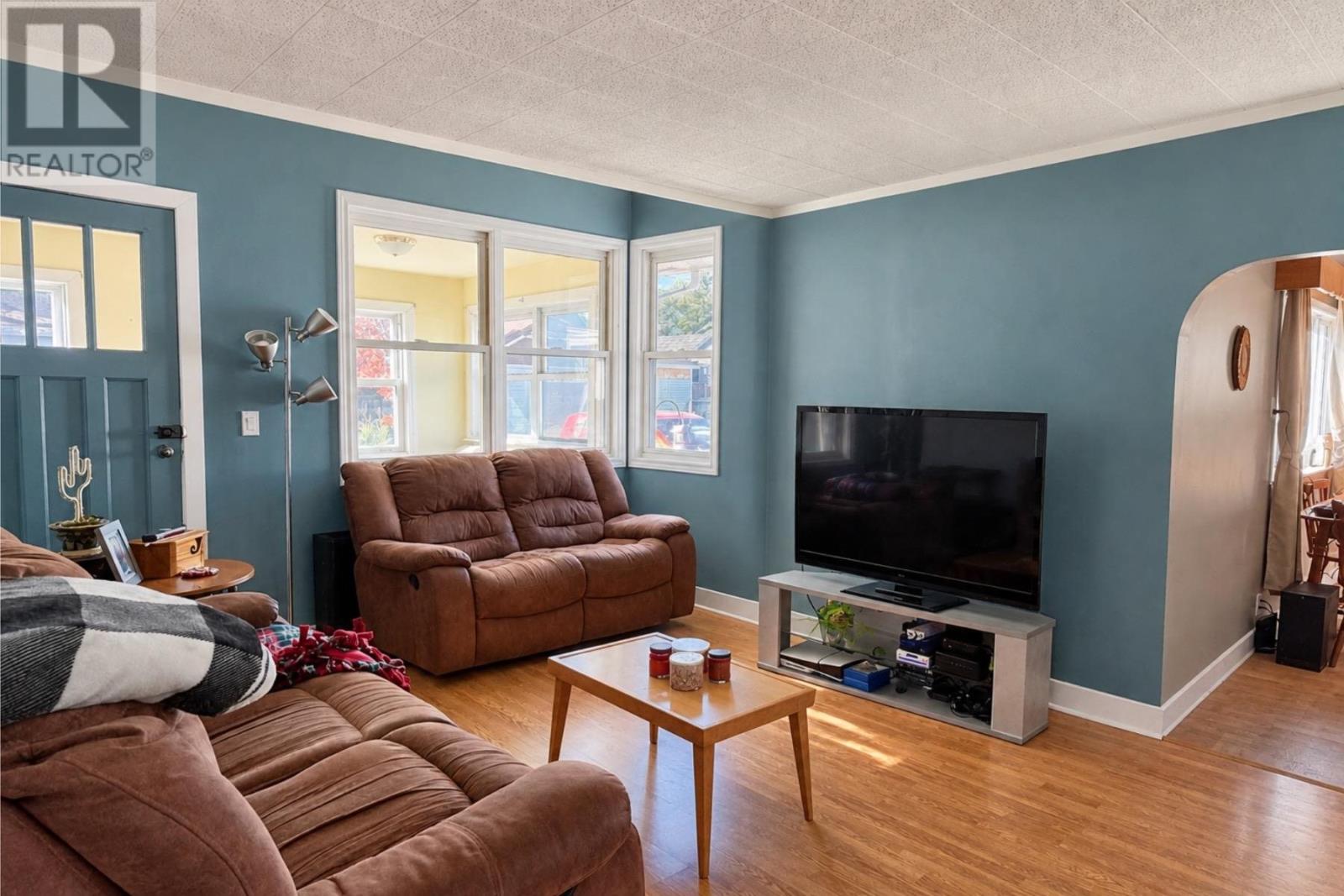 20 Gladstone AVE S - Image 12
