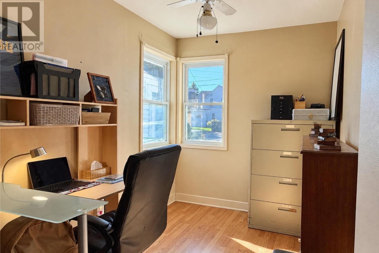 20 Gladstone AVE S - 14