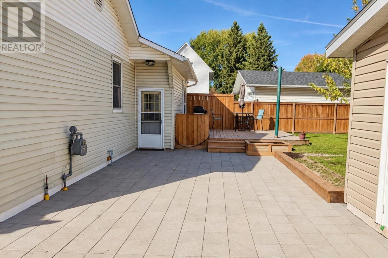 20 Gladstone AVE S - Image 4