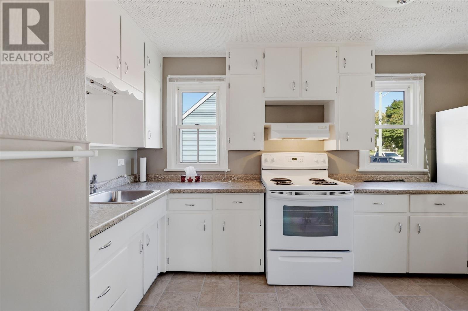 3 Weldon AVE - 13