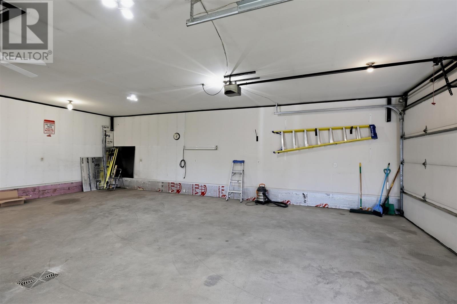3 Weldon AVE - 7