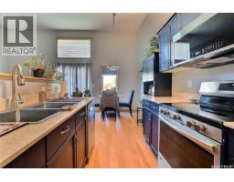 Living room - 276 Mount Royal Place, Regina, SK S4T7X9 Photo 9