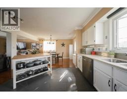 3pc Bathroom - 133 Whiteoak Garden, Fort Mcmurray, AB T9K1A7 Photo 11