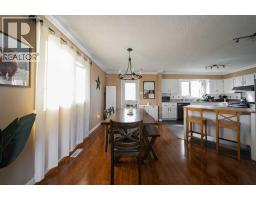 Kitchen - 133 Whiteoak Garden, Fort Mcmurray, AB T9K1A7 Photo 13