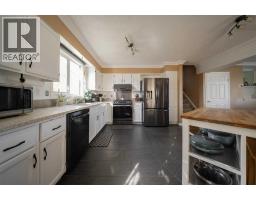 Primary Bedroom - 133 Whiteoak Garden, Fort Mcmurray, AB T9K1A7 Photo 10