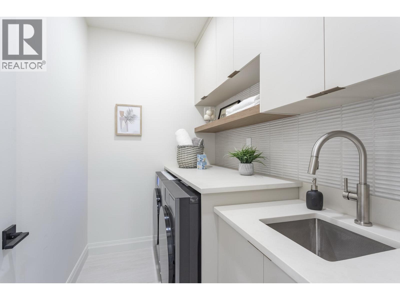 1 5459 FORGLEN DRIVE, Burnaby - Image 1