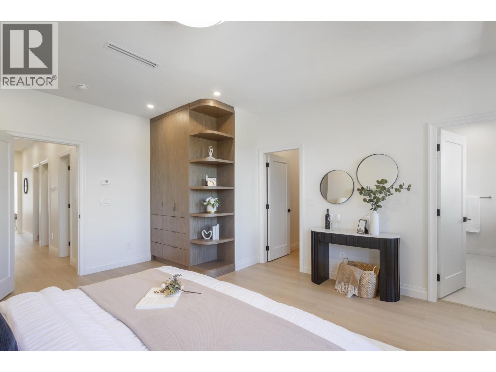1 5459 FORGLEN DRIVE, Burnaby - Image 1